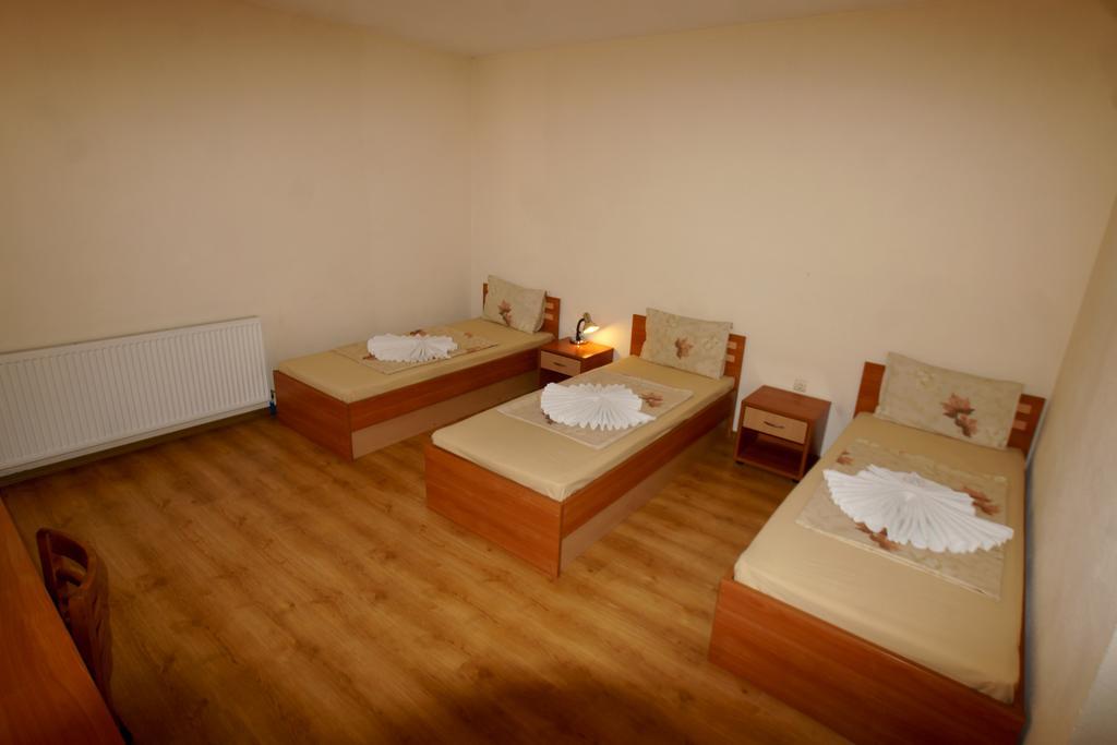 Family Hotel St. Constantine And Helena Ivaylovgrad Habitación foto