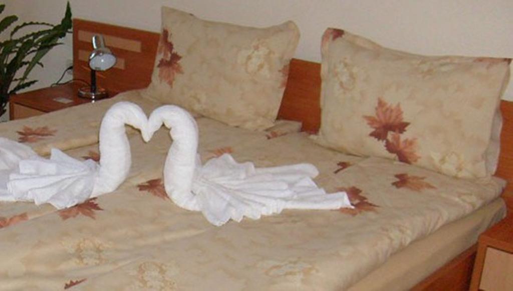 Family Hotel St. Constantine And Helena Ivaylovgrad Habitación foto